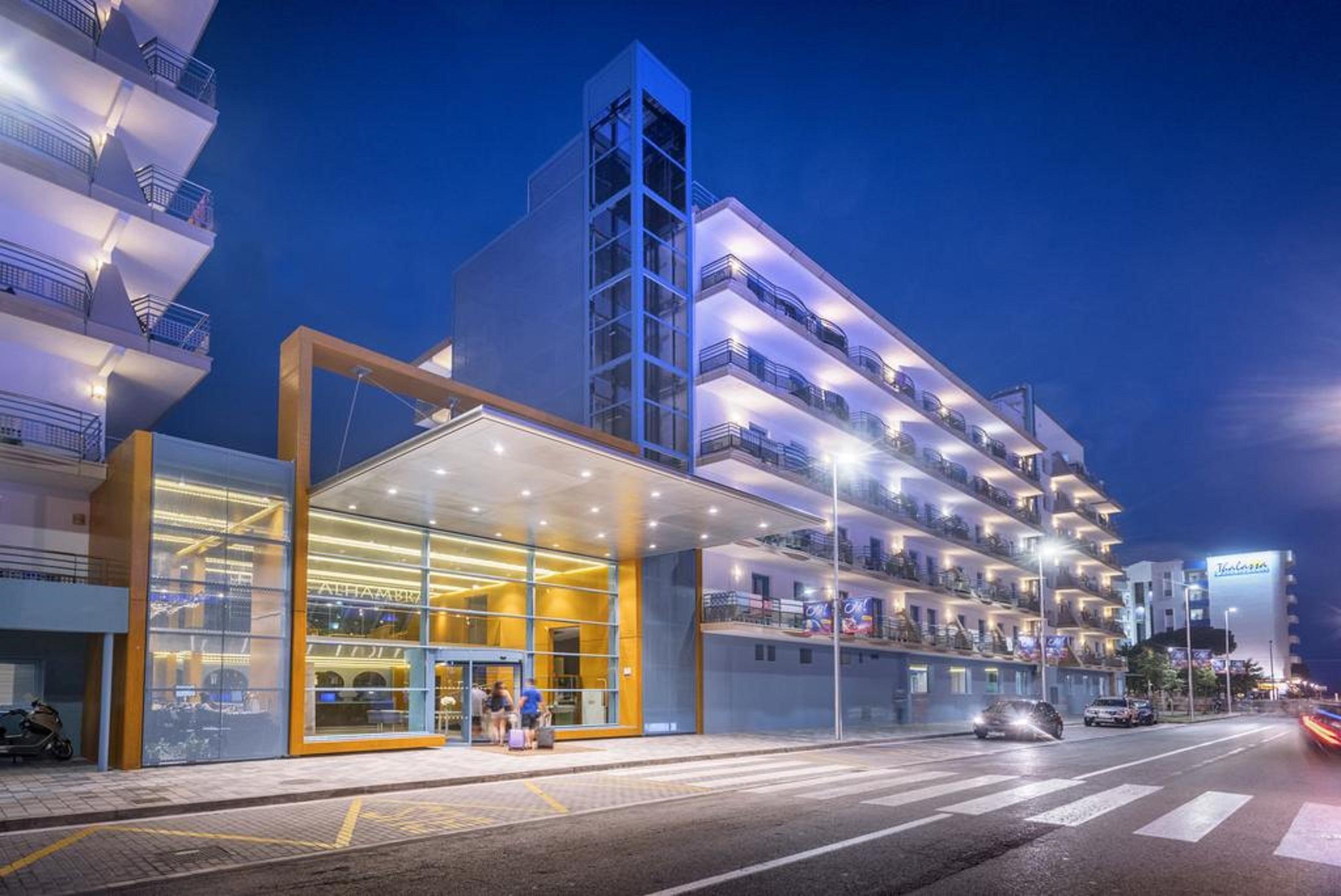 Hotel Alhambra Santa Susanna Exterior photo