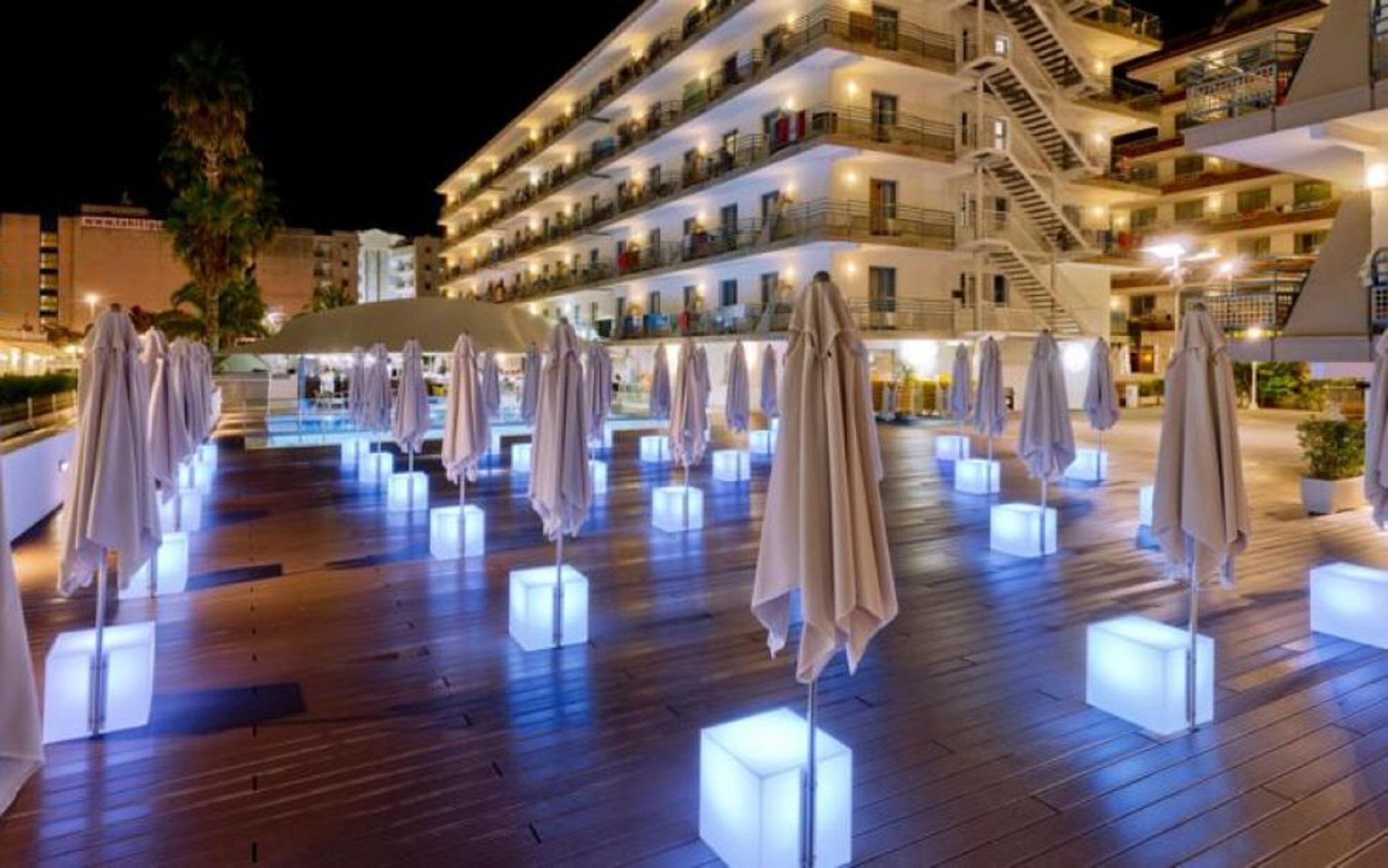 Hotel Alhambra Santa Susanna Exterior photo