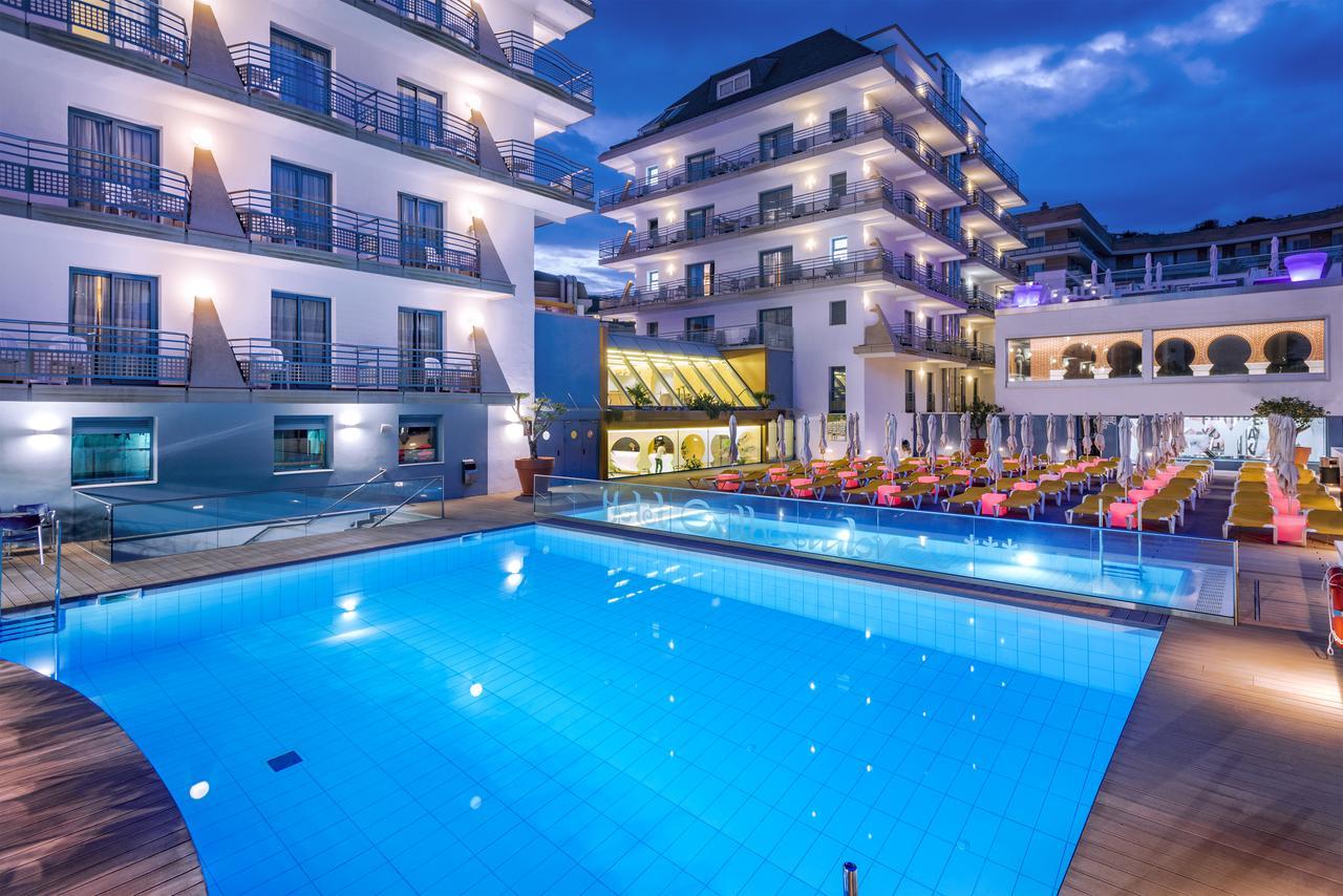 Hotel Alhambra Santa Susanna Exterior photo
